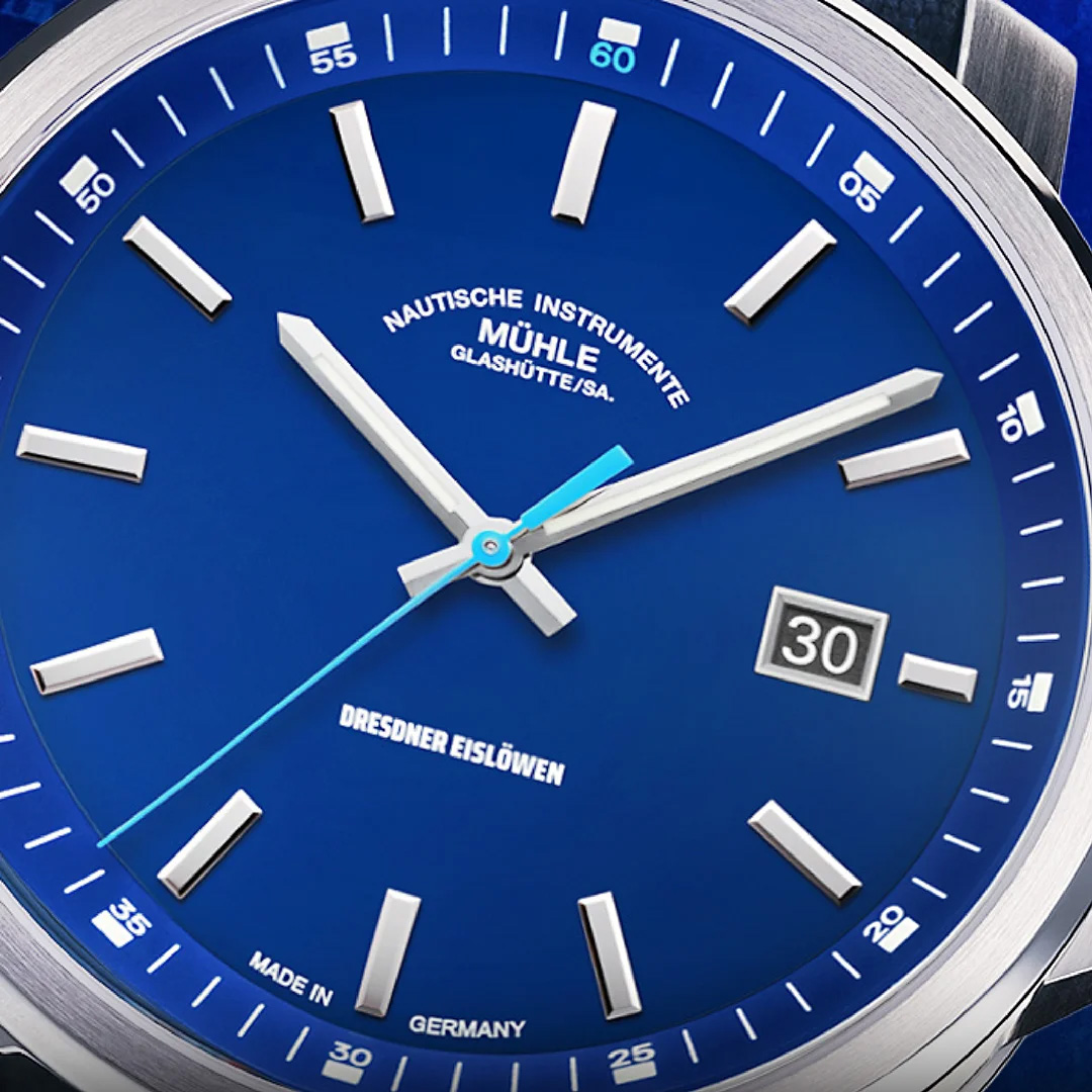 Limitierte Uhr der Dresdner Eislöwen inklusive Fanpaket von Mühle Glashütte